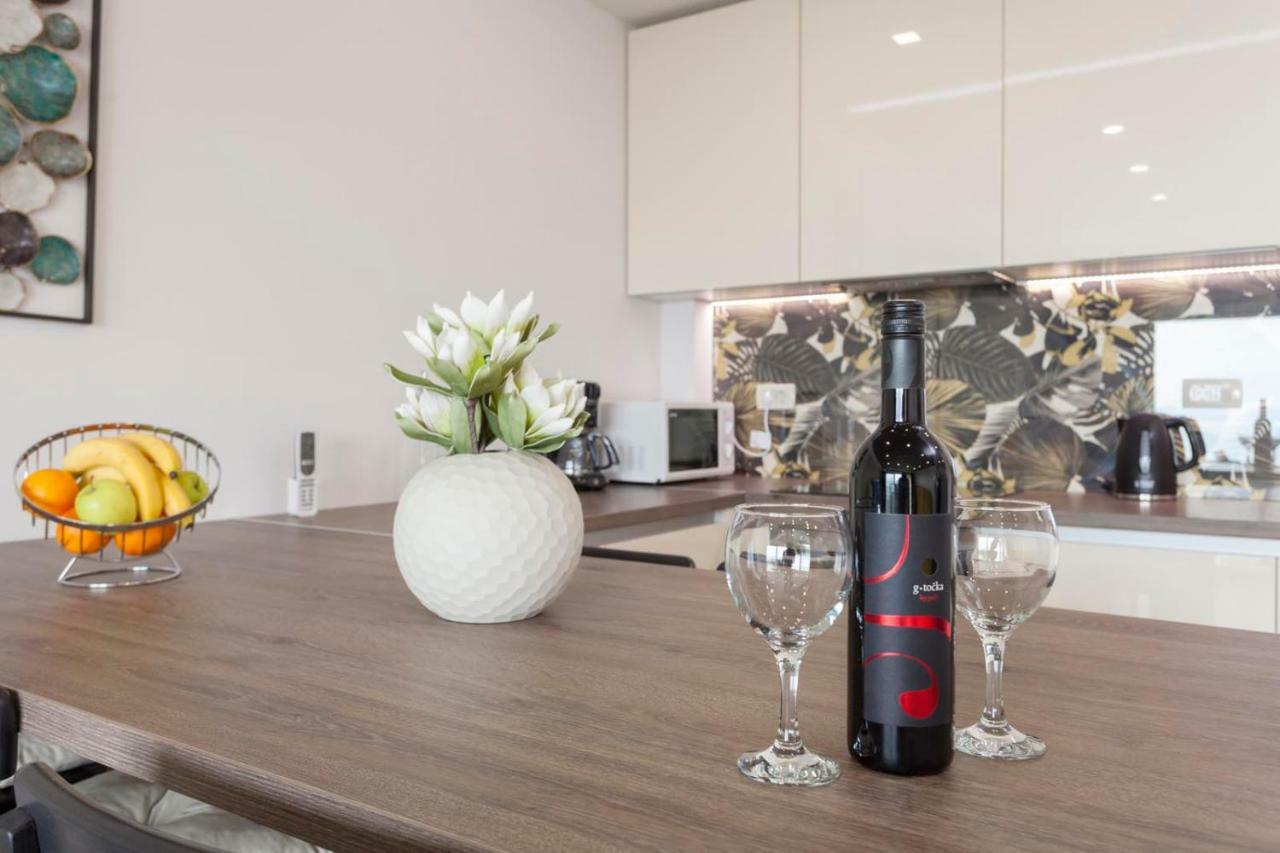 Luxury Apartment Stockholm -Sea&City View マカルスカ エクステリア 写真